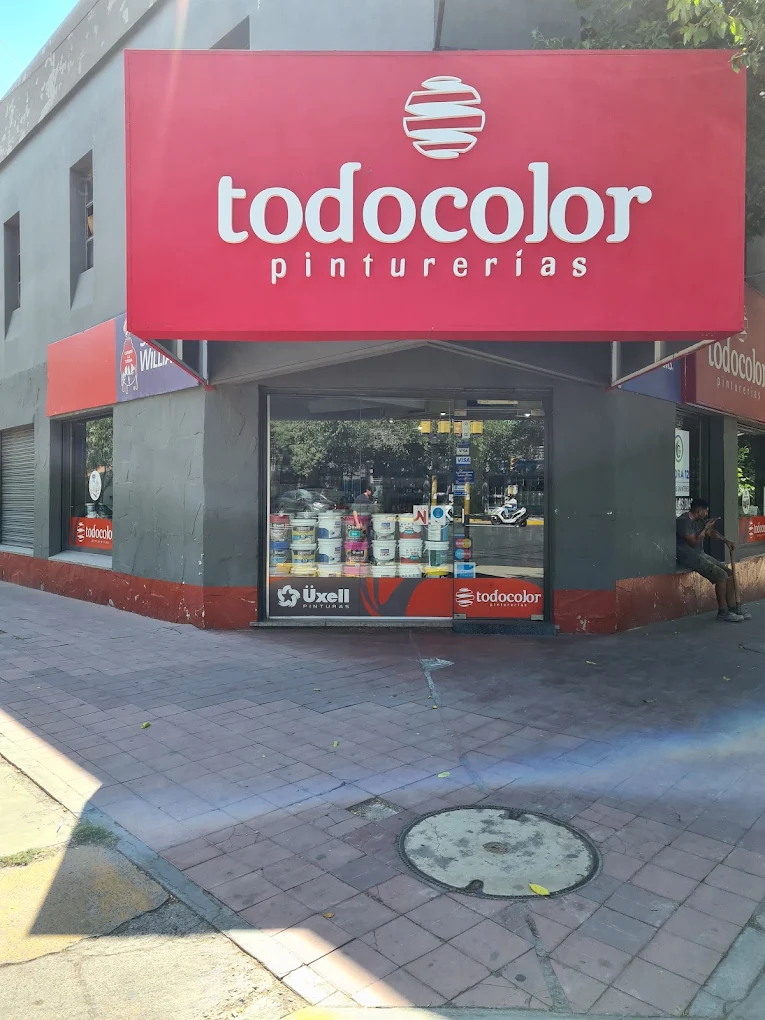 Fachada real de Todo Color Centro, Av. Juan B. Justo 295, Mendoza